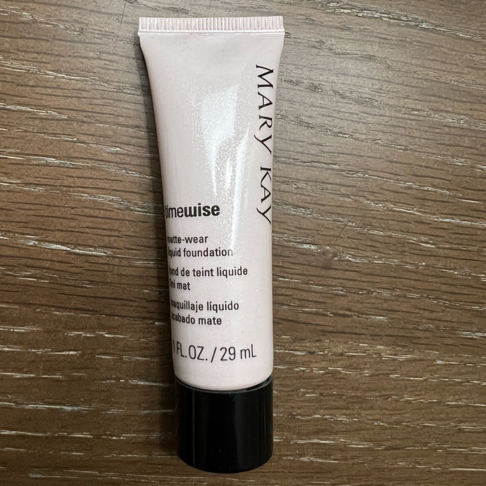 Mary Kay time wise foundation Beige 5